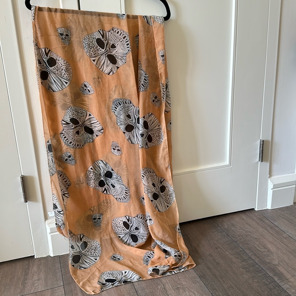 Skull scarf